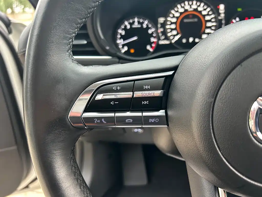 Mazda 3 Axela 2023