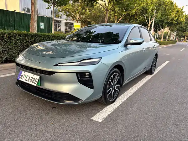 Roewe D6 2025