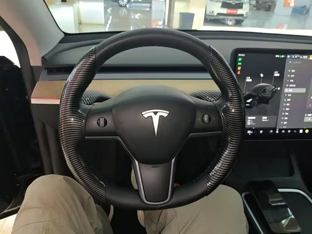 Tesla Model Y 2022 — фото 11