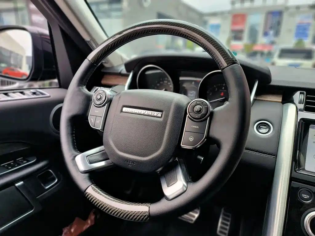 Land Rover Discovery 2017 — фото 11