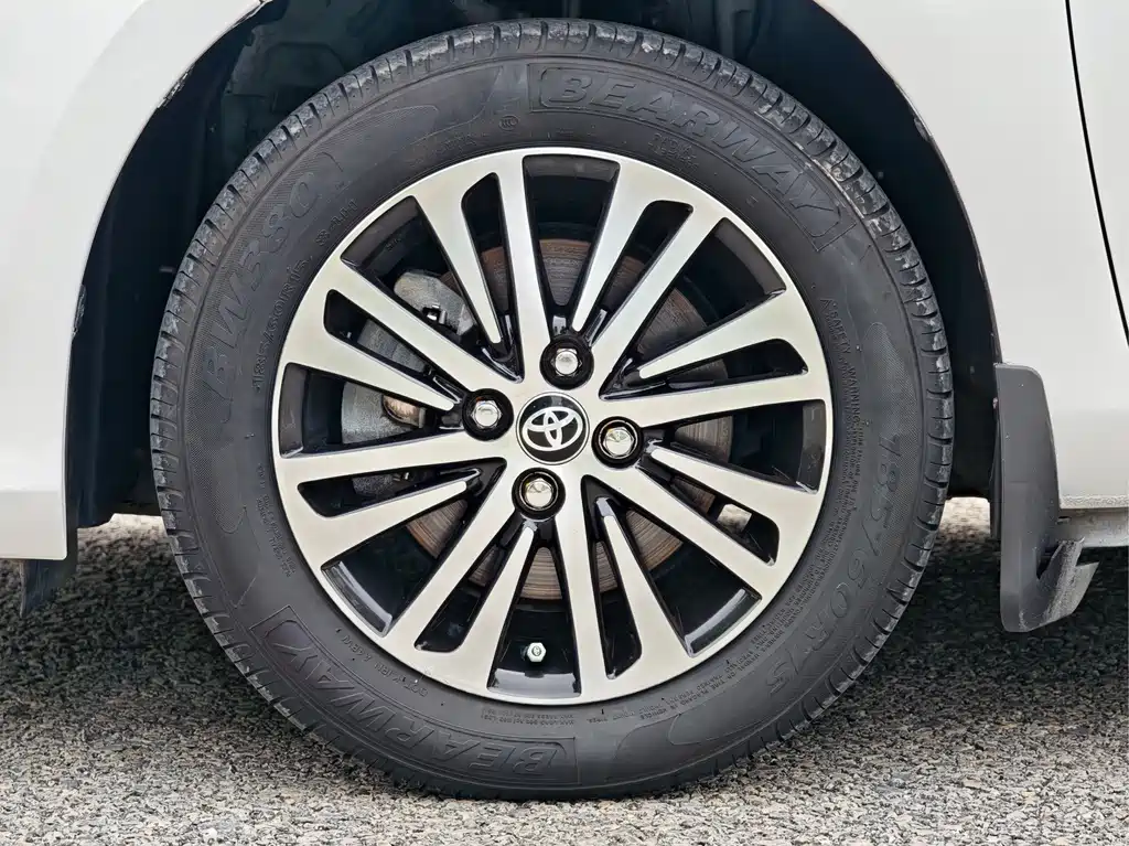 Toyota Yaris L 2019 — фото 10