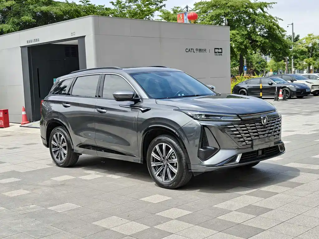 Changan CS75PLUS 2023 — фото 3