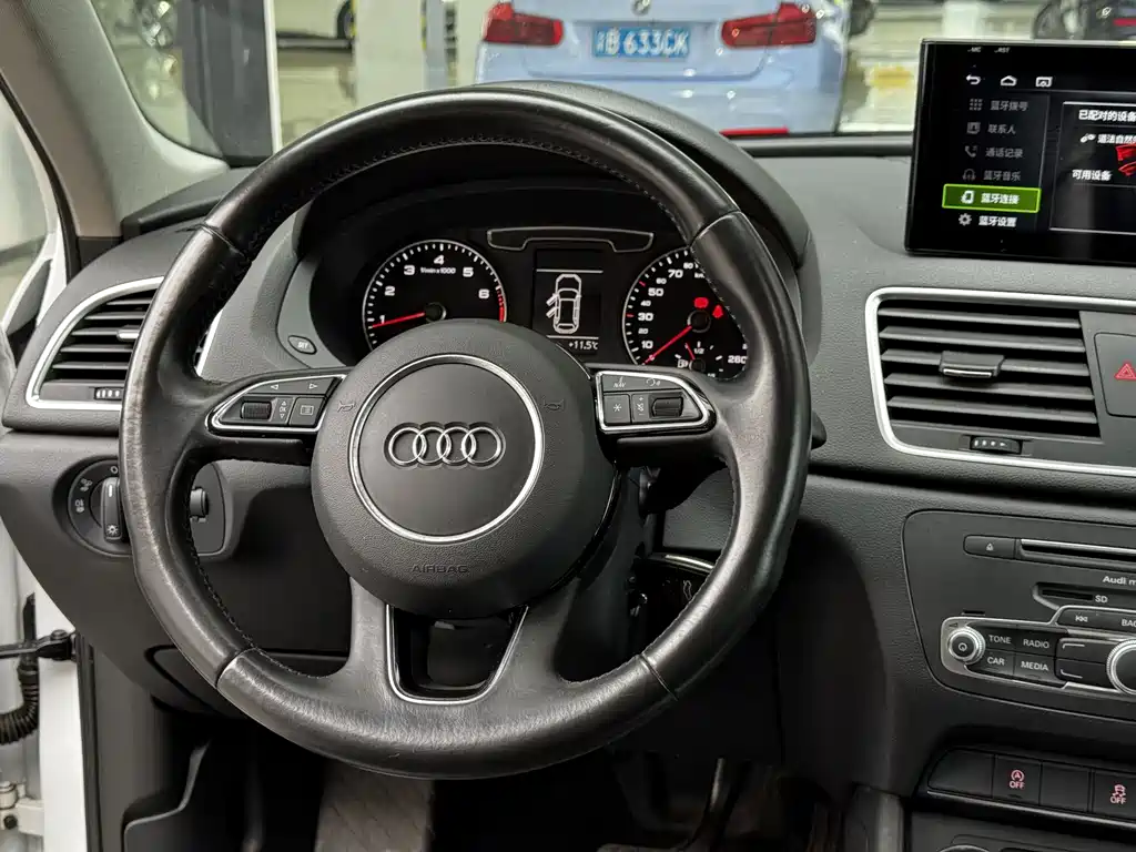 Audi Q3 2017 — фото 11
