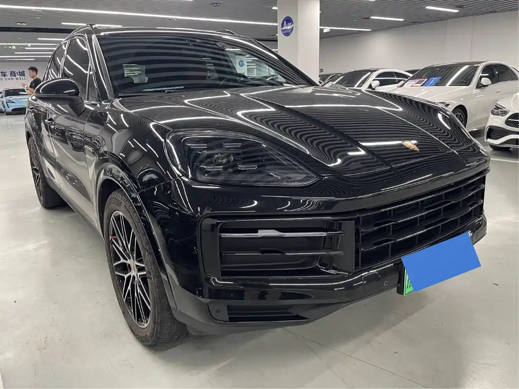 Porsche Cayenne Hybrid 2025