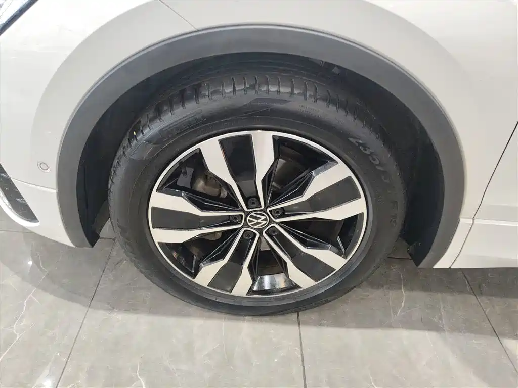 Volkswagen Tiguan L 2022 — фото 23