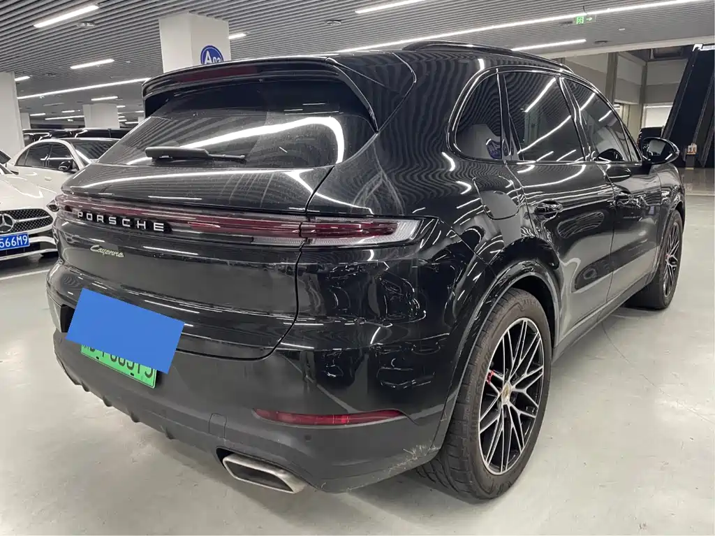 Porsche Cayenne Hybrid 2025 — фото 10