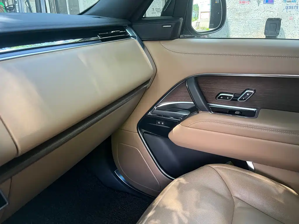 Land Rover Range Rover 2023 — фото 14