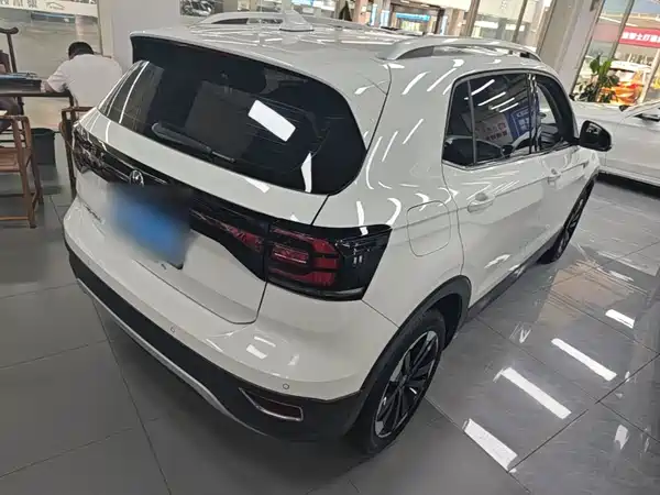 Volkswagen Tacqua 2020