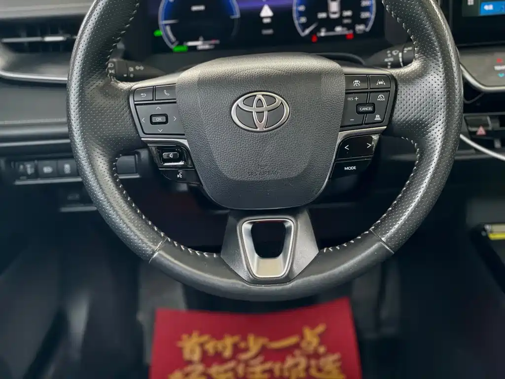 Toyota Camry 2024 — фото 17