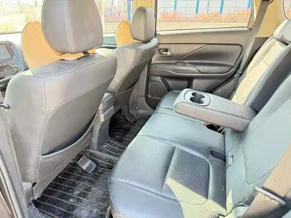 Mitsubishi Outlander 2018