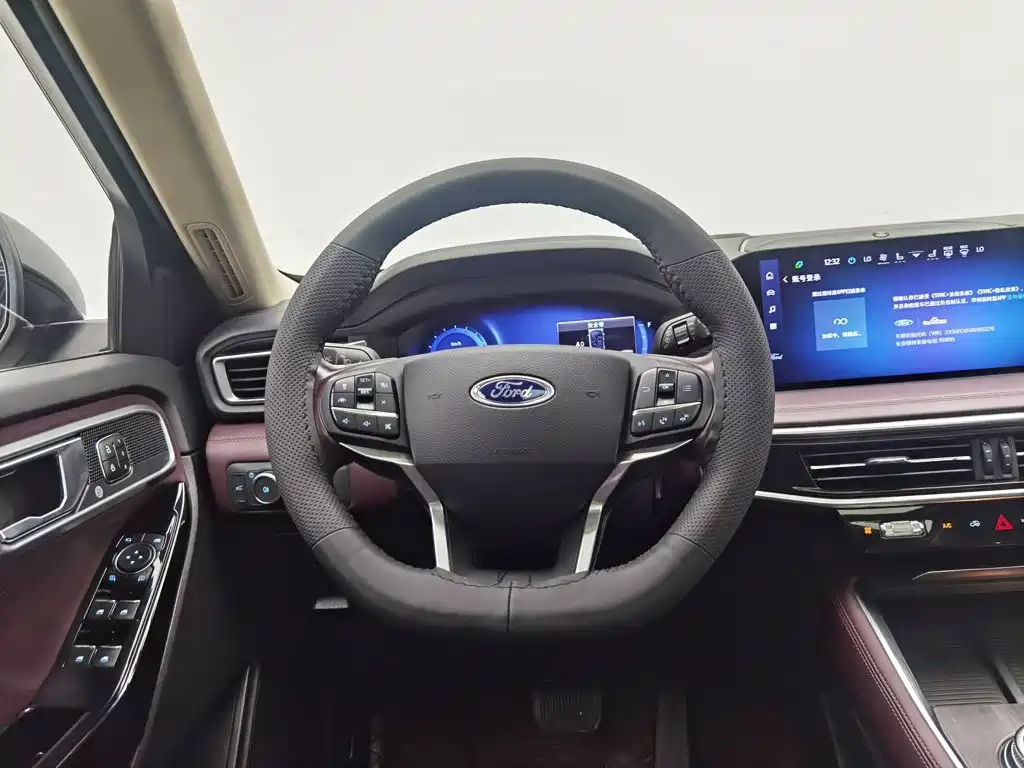 Ford Explorer 2024 — фото 11