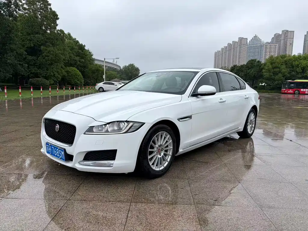 Jaguar XFL 2017