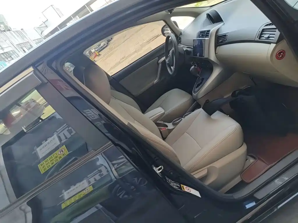 Toyota Yizhi 2015 — фото 25