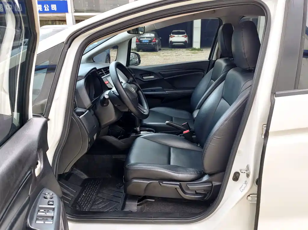 Honda Fit 2016 — фото 8