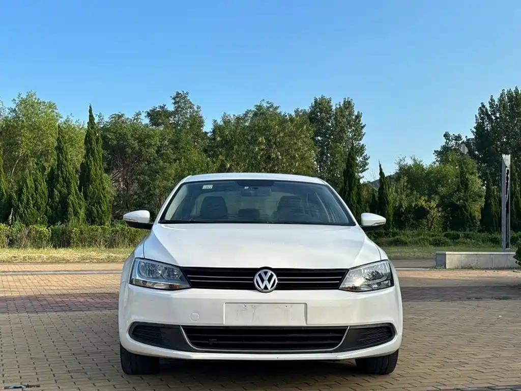 Volkswagen Sagitar 2013