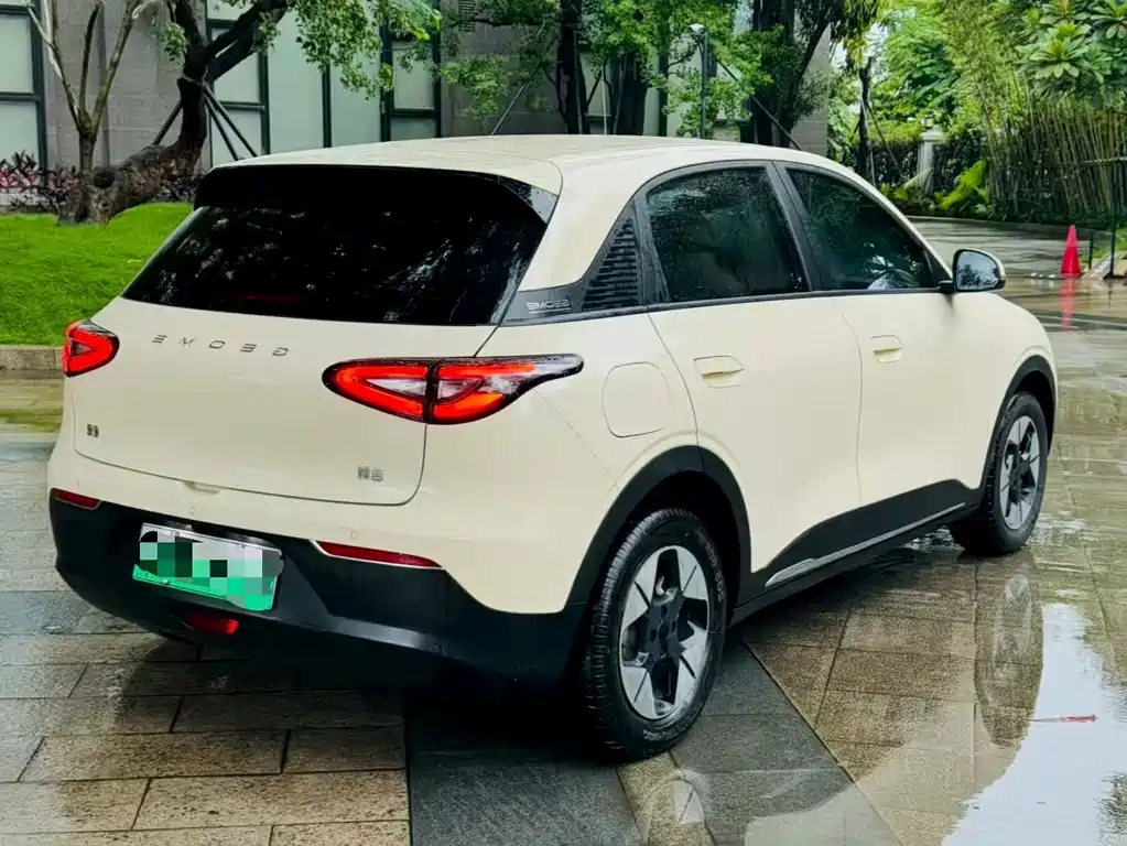 Geely Galaxy Starwish 2025 — фото 7