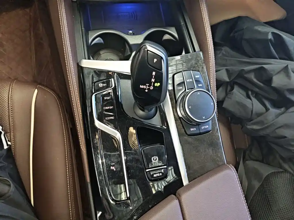 BMW 5 Series 2023 — фото 14