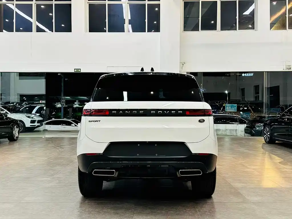 Land Rover Sport 2023 — фото 5