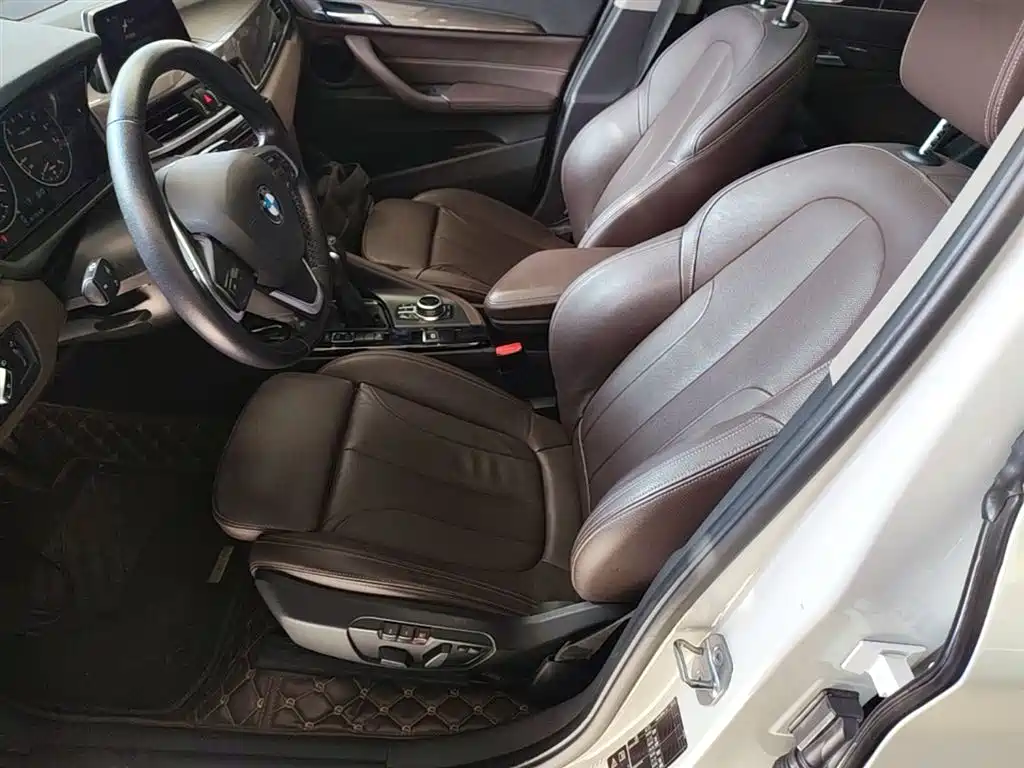 BMW X1 2018 — фото 15
