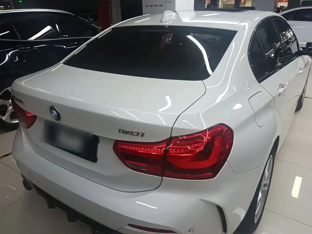 BMW 1 Series 2021