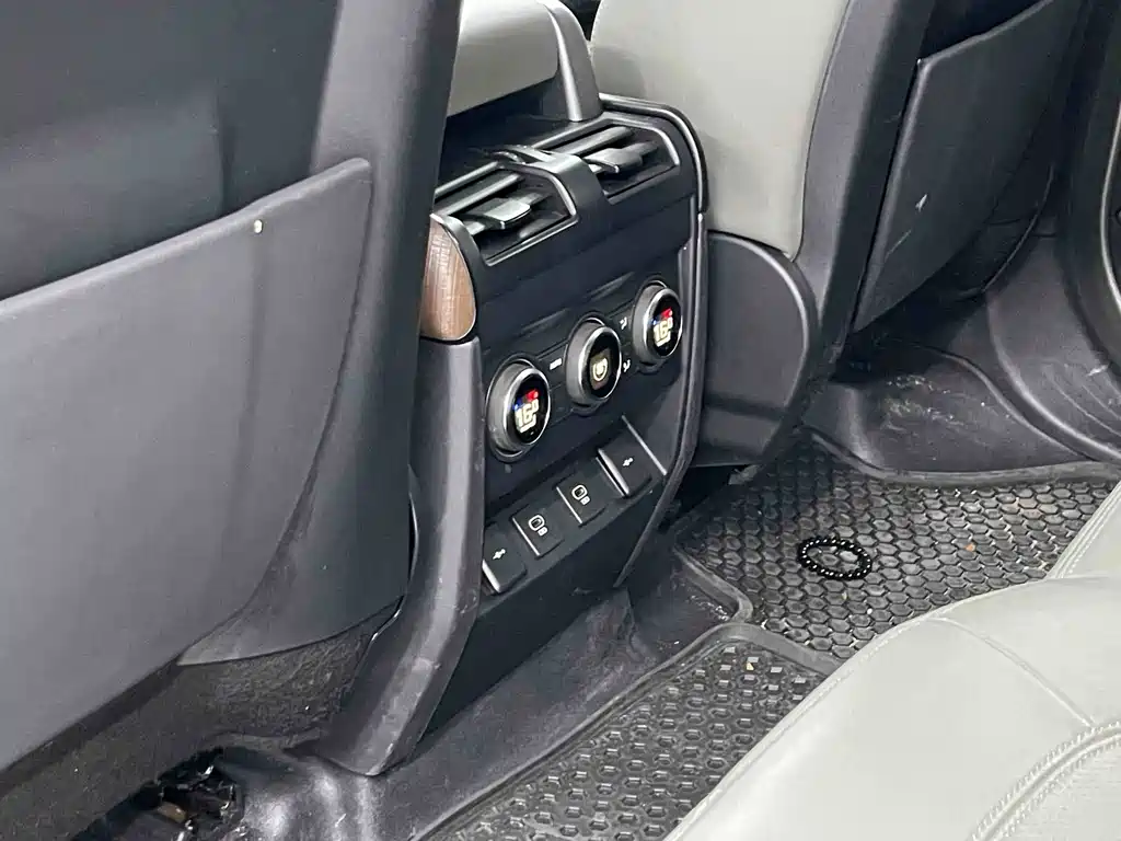 Land Rover Defender 2021 — фото 13