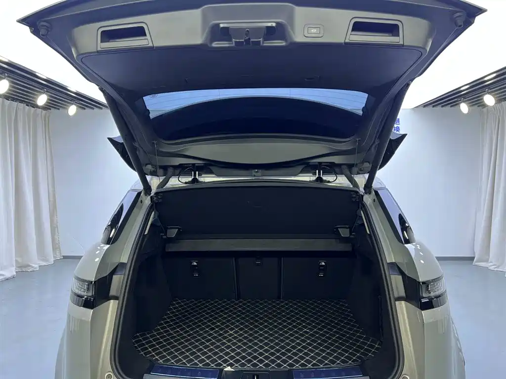 Land Rover Evoque 2024 — фото 25
