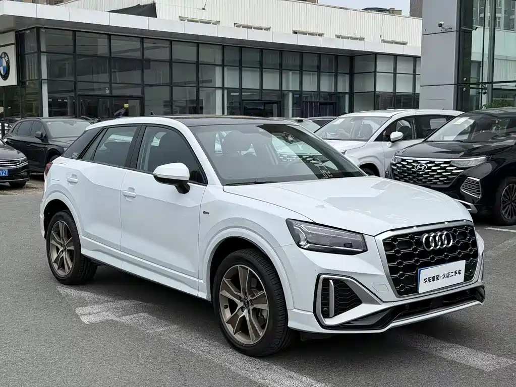 Audi Q2L 2024