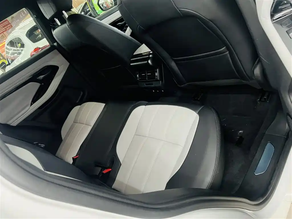 Land Rover Evoque 2021 — фото 4