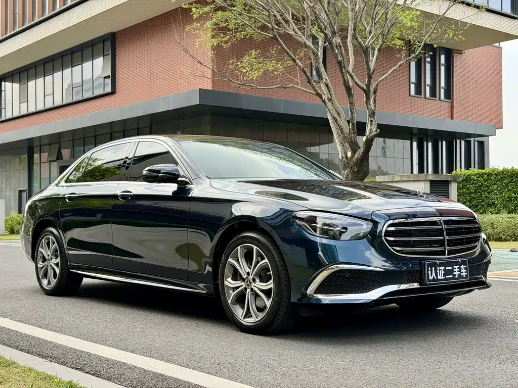 Mercedes-Benz E-Class 2024 — фото 3