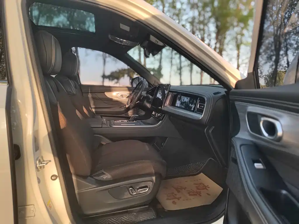 GAC Motor Trumpchi GS8 2023 — фото 11