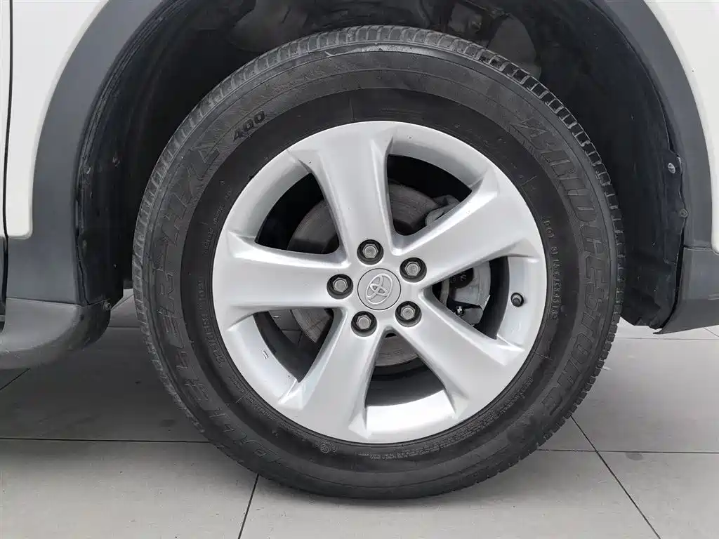 Toyota RAV4 2014 — фото 17