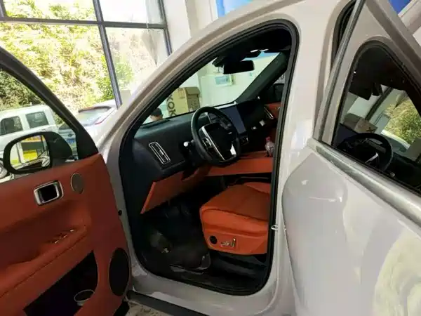 Li Auto L6 2024