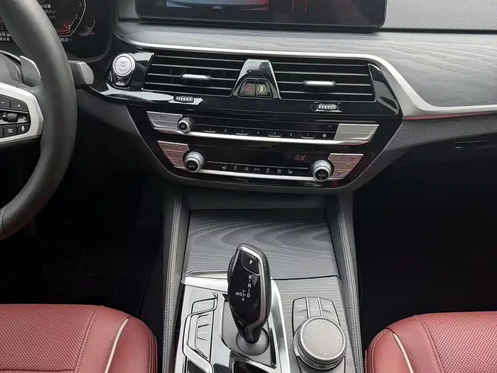 BMW 5 Series 2021 — фото 15