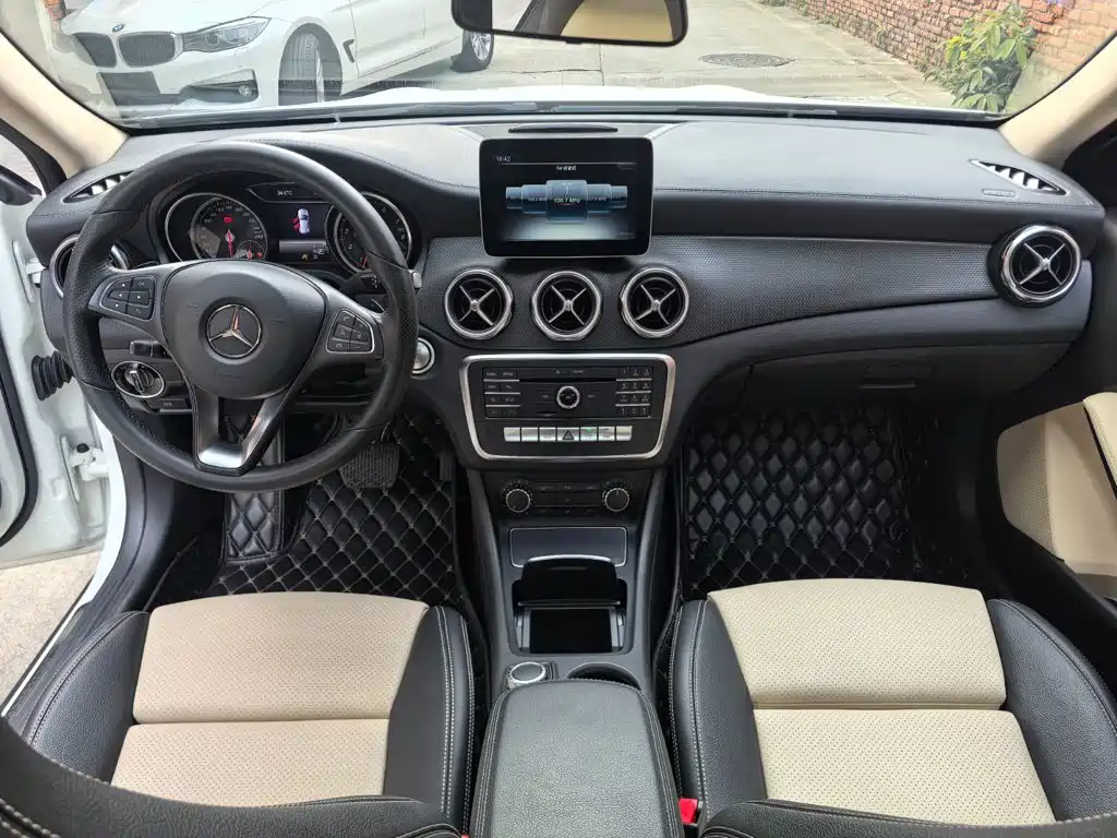 Mercedes-Benz GLA 2018 — фото 11