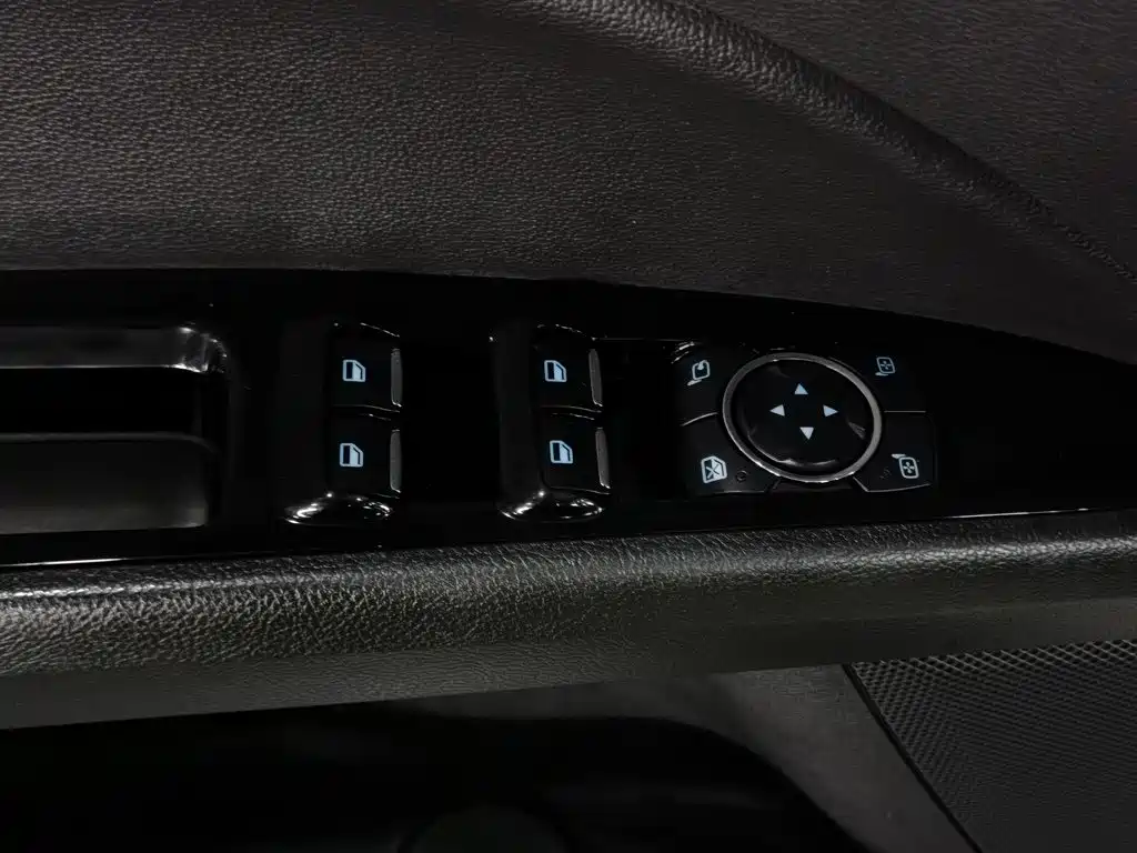 Ford Mondeo 2015 — фото 9
