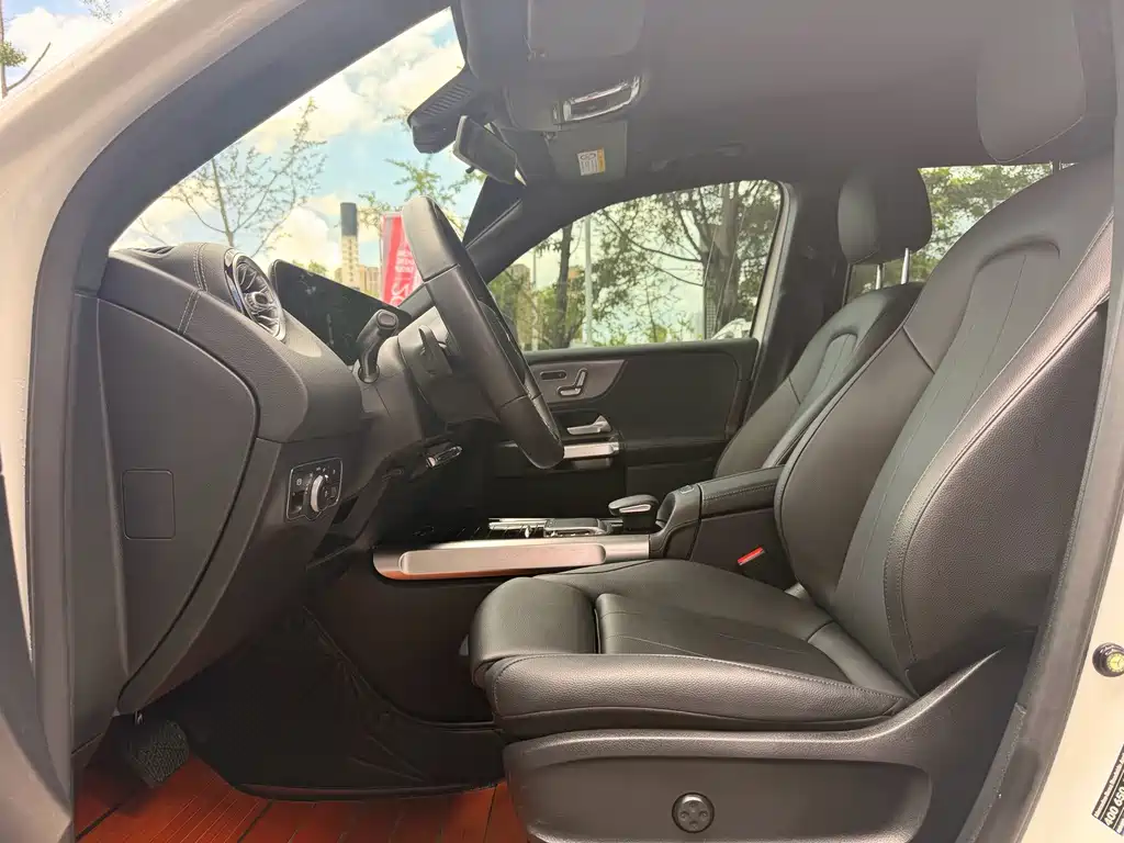 Mercedes-Benz GLB 2021 — фото 13