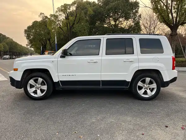 Jeep Freelancer 2015