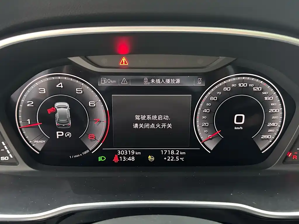 Audi Q3 2023 — фото 13