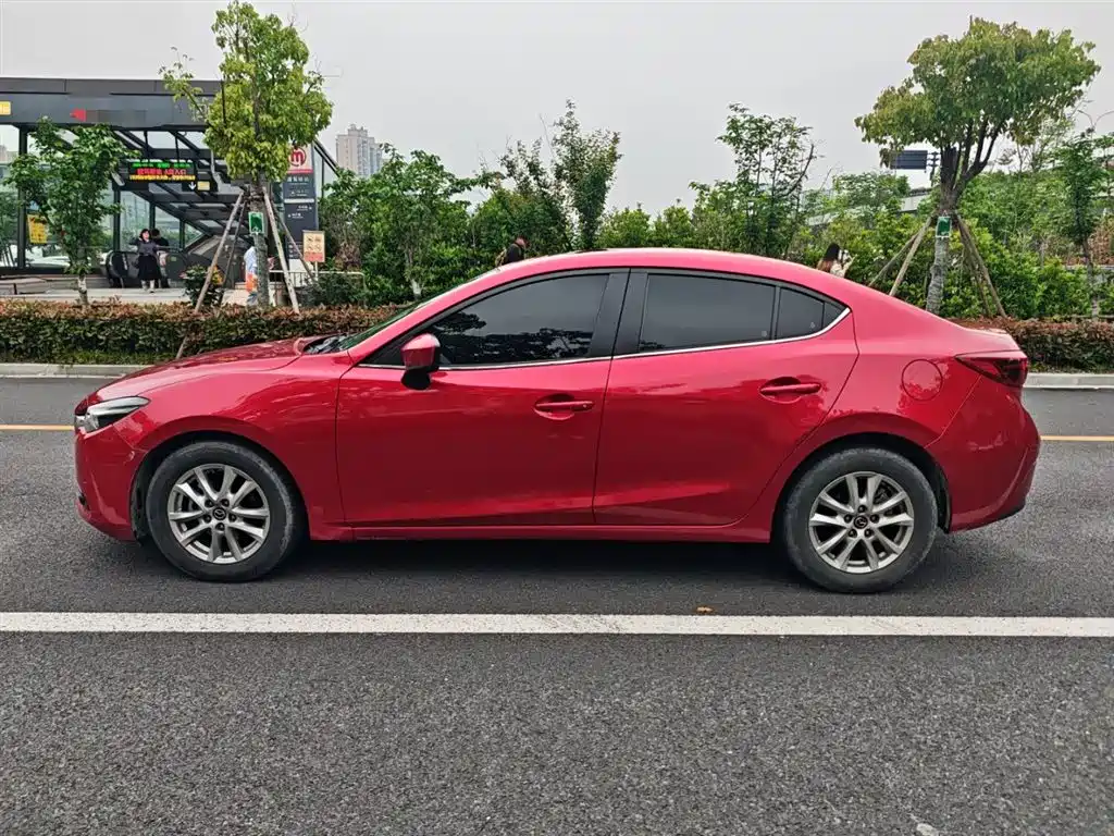 Mazda 3 Axela 2019 — фото 13