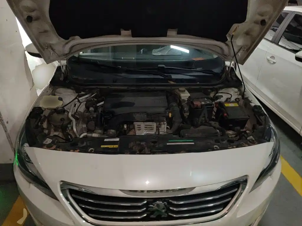 Peugeot 408 2015 — фото 17