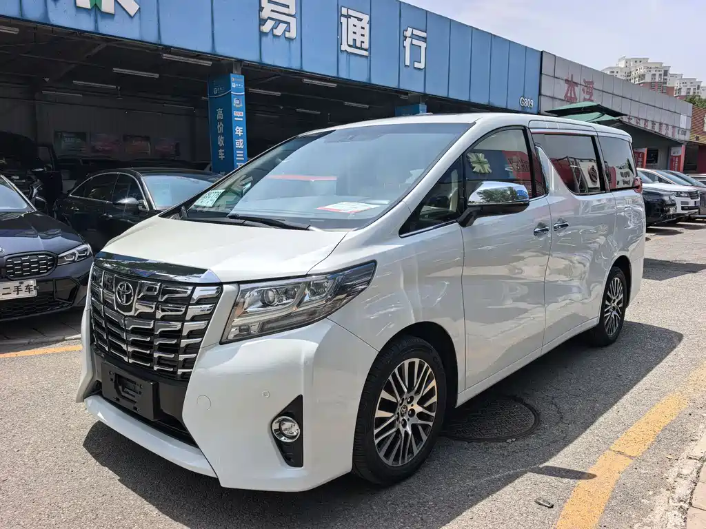 Toyota Alphard 2017 — фото 1
