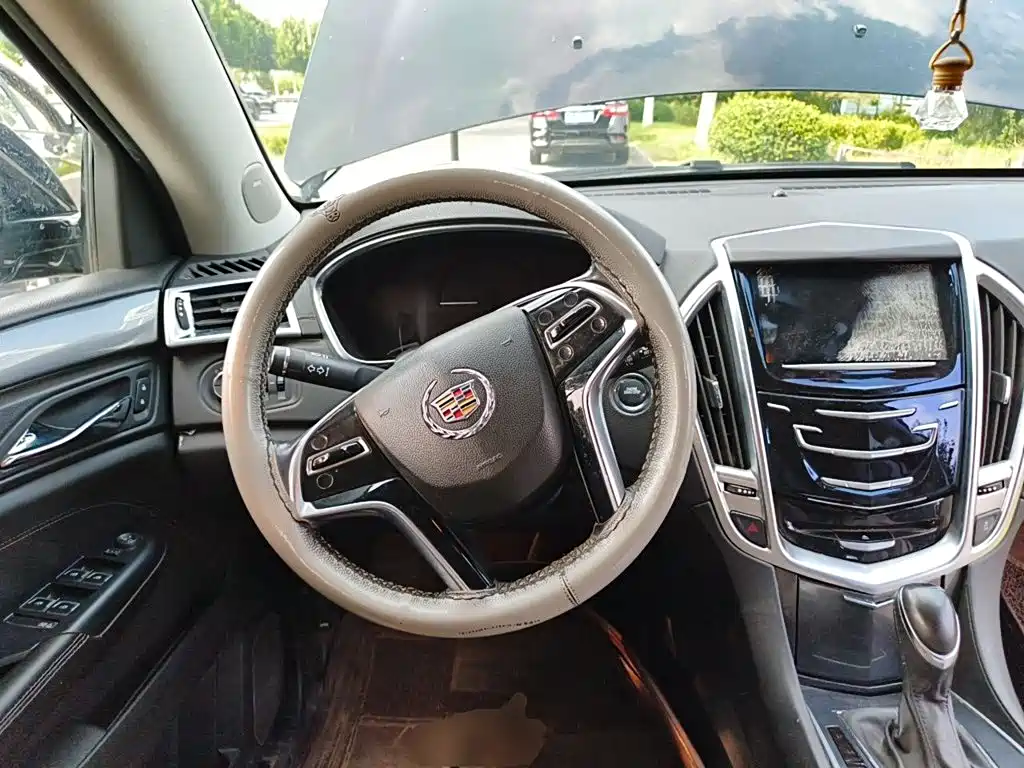 Cadillac SRX 2015 — фото 6