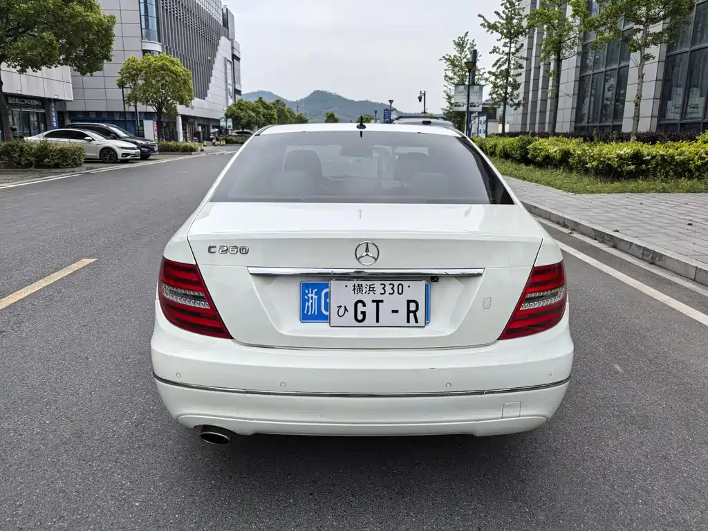 Mercedes-Benz C-Class 2011 — фото 10