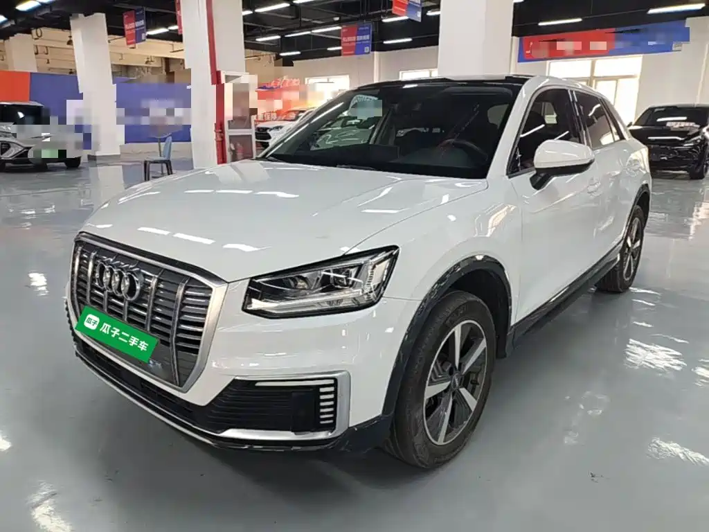 Audi Q2L E-Tron 2021 — фото 2