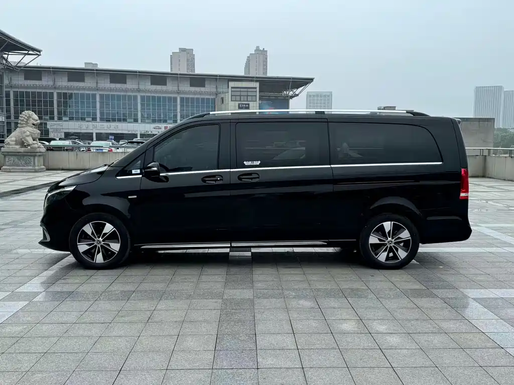 Mercedes-Benz V-Class 2022 — фото 4