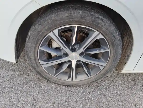 Geely Emgrand 2023