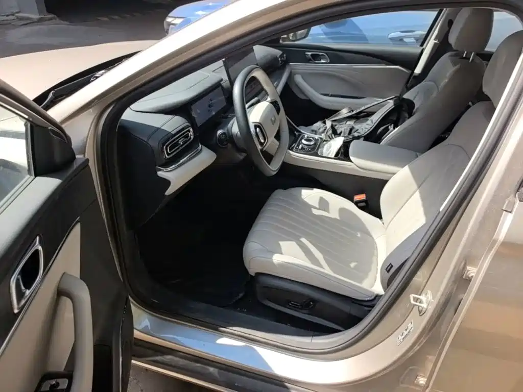 Geely Galaxy Star 6 2025 — фото 16