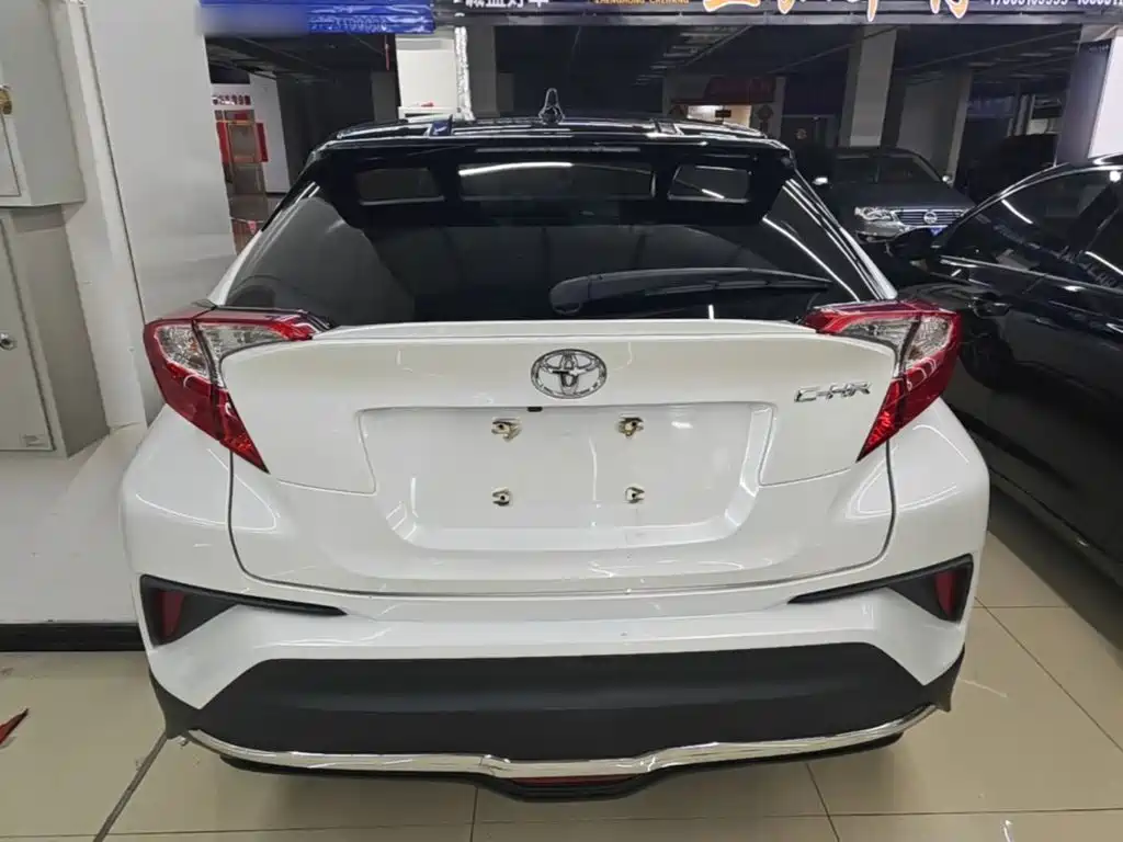 Toyota C-HR 2019 — фото 6