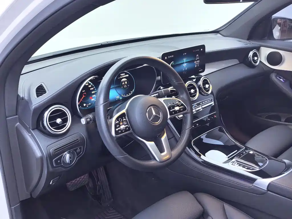 Mercedes-Benz GLC Coupe 2020 — фото 4