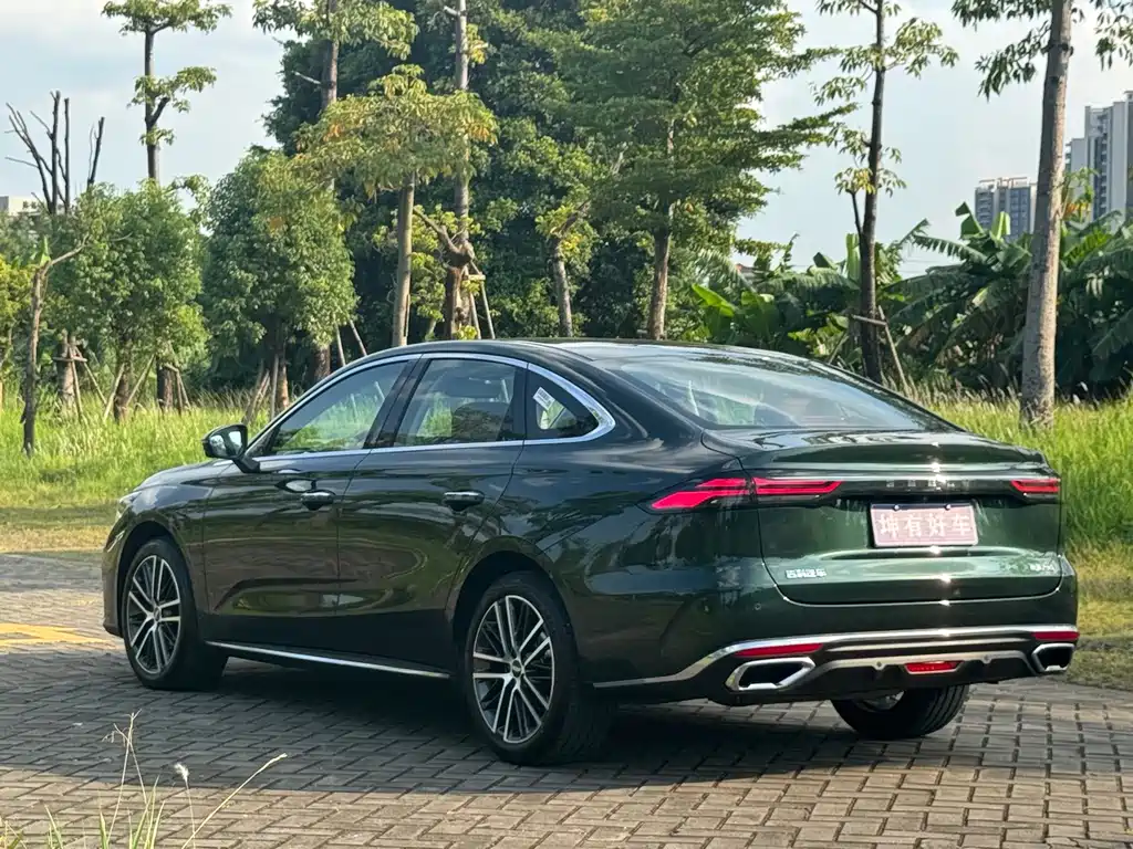 Geely Emgrand 2026